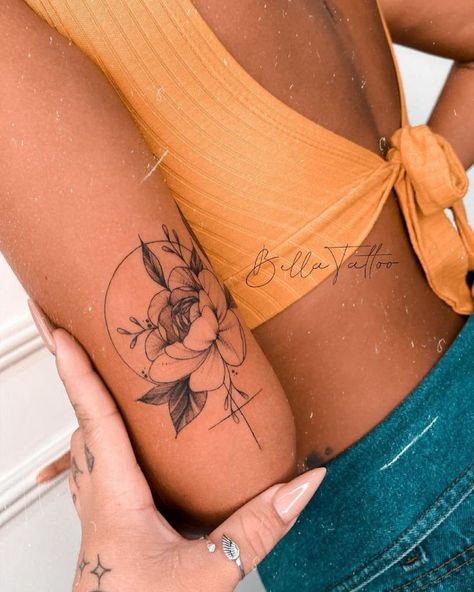 Tattoo On Arm For Women Half Sleeves, Women’s Quarter Sleeve Tattoo Ideas, Geometric Feminine Tattoo, Piece Tattoo, Micro Arm Tattoo, Womens Small Tattoo Ideas, Tattoos Template, Tattoo Back Of Arm Above Elbow, Womens Tattoo Ideas Unique