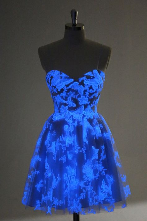 Enchanted Homecoming Dresses, Glow In The Dark Prom Dresses, Glow In The Dark Dresses, Starry Night Homecoming Dress, Glow In The Dark Homecoming, Dark Homecoming Dresses, Middle School Dance Dresses 6th Grade, Sweet Sixteen Dresses Short, Glow In The Dark Dress