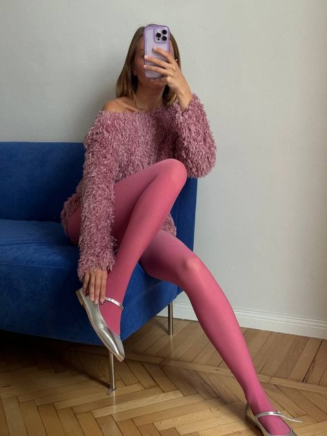 Hot Pink Tights Outfit, Pink Pantyhose Outfit, Pink Bottoms Outfit, Pink Tights Outfit, Coloured Tights, Colorful Tights, Pantyhose Outfit, Dress And Stockings, Black Tights Outfit