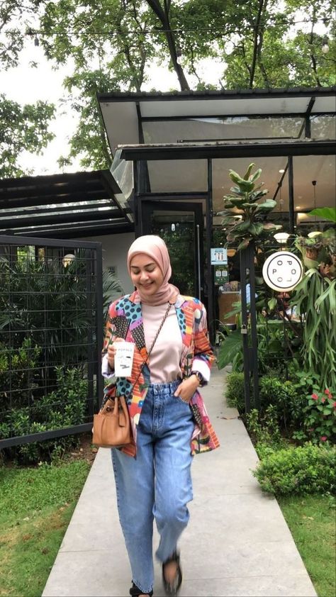 Ootd 80s Style Hijab, Outfit 80s Style Hijab, Casual Dress Korean Style, Korean Style Hijab, Casual Korean Style, Outfit Hijab Casual, Hijab Fashion Summer, Outfit Korean Style, Outfit Korean