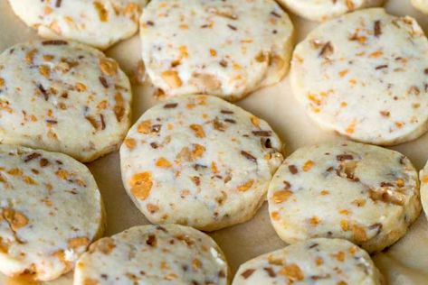 Butterscotch Shortbread, Shortbread Bites, 12 Tomatoes Recipes, Bars And Cookies, Shortbread Cookie Recipe, Shortbread Recipes, Toffee Bits, Food Time, Soft Caramel