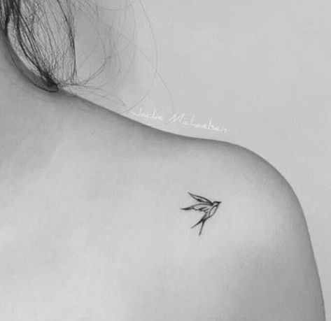 Swallow Tattoo Small Simple, Tatuagem Percy Jackson, Nightingale Tattoo, Rose Tattoo Hand, Tattoo Ideas For Female, Little Bird Tattoos, Tiny Bird Tattoos, Bird Tattoos For Women, Tattoos Henna