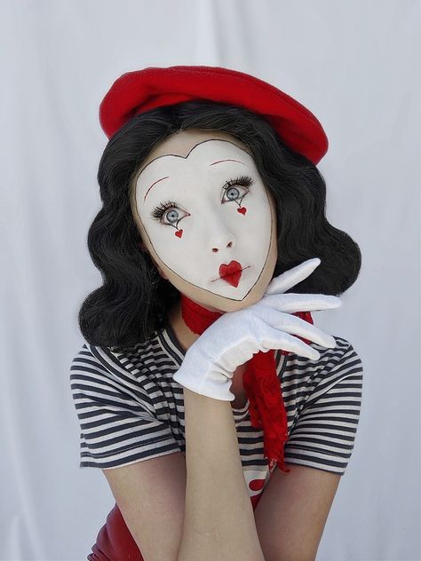 Halloween Mime Costume, Female Mime Makeup, Mime Costume Halloween, Female Mime Costume, Easy Mime Makeup, French Mime Costume, Mime Makeup Ideas, Vintage Mime Costume, Mime Costume Women