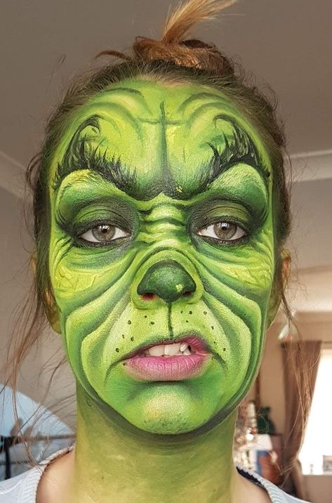 Cool Halloween Makeup Pretty, Grinch Halloween Makeup, The Grinch Face Paint, Grinch Makeup Looks, Grinch Halloween Costume, Grinch Face Paint, Grinch Makeup, Xmas Makeup, Fantasy Make-up