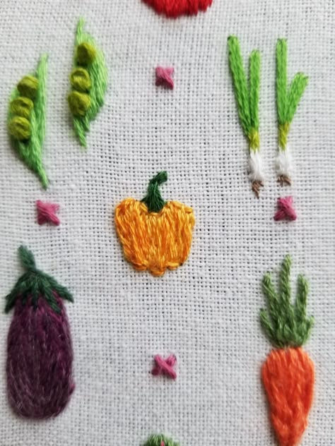 Embroidered Fruit And Vegetables, Food Embroidery Patterns, Vegetable Embroidery Patterns, Radish Embroidery, Veggie Embroidery, Embroidered Vegetables, Tomato Embroidery, Vegetable Embroidery, Food Embroidery