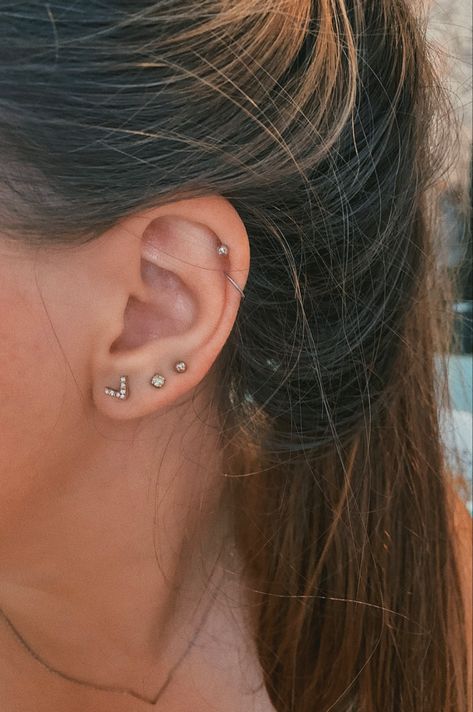 Helix Piercing Stud Double, Double Helix Piercing Studs, Ear Piercings Double Helix Rings, Double Helix Piercing Hoop, Helix Piercing Hoop Double, Double Helix Stud And Hoop, Double Helix Piercing Ideas, Peircings Women, Double Helix Piercings