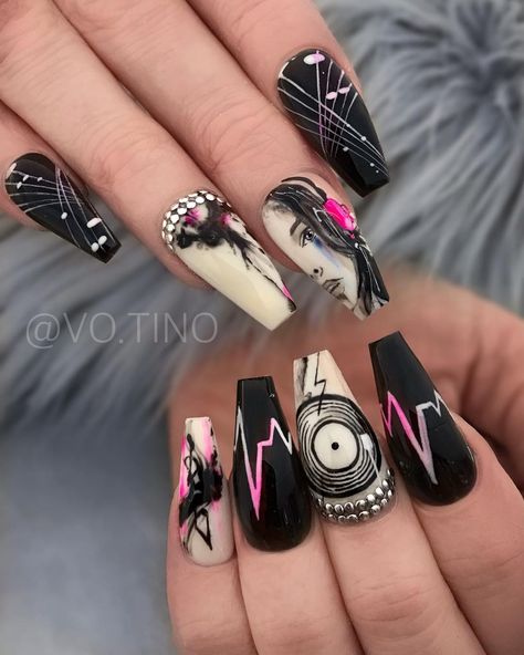 Are you going to any music festival this year? I wish I can be at Coachella 🤗✨ . Using all gel color at @missu_beauty_nails (Use code… Dj Nails Design, Musical Nails Design, Music Nail Designs, Rock Music Nails, Music Themed Nails, Rock Festival Nails, Festival Nails Coachella, Music Inspired Nails, Music Nails Design