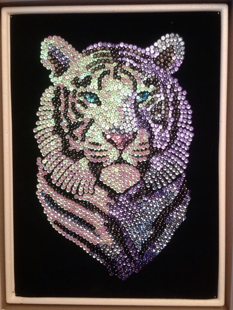 Sequin Art white tiger Sequin Art, Seed Bead Art, Sequin Crafts, Creation Art, Rhinestone Art, Vintage Jewelry Art, Handwork Embroidery Design, Mandala Dots, Dot Art Painting