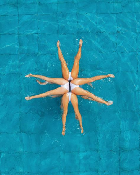 Swimming Pictures, Real Life Mermaids, Trip Photography, Nature Trip, Swimmers Life, Adventure Life, Synchronized Swimming, Girl In Water, Life Nature