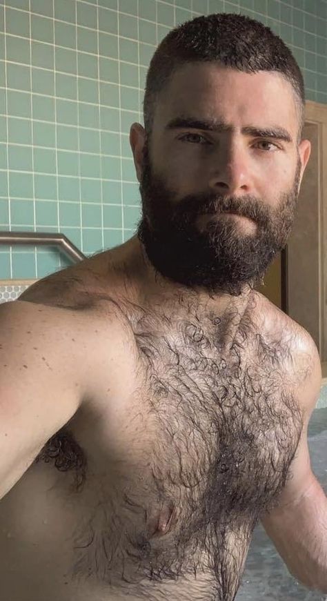 Follow @petitrochelais and get more of the good stuff by joining Tumblr today. Dive in! Handsome Bearded Men, Scruffy Men, Beefy Men, Bear Men, Country Men, Men's Muscle, Shirtless Men, Good Looking Men, Muscle Men