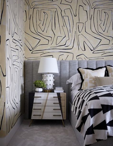 Kelly Wearstler Wallpaper, Kelly Wearstler Interiors, London Chelsea, Neutral Interiors, London Apartment, Kelly Wearstler, Mug Design, Wallpaper Bedroom, Interior Design Firms