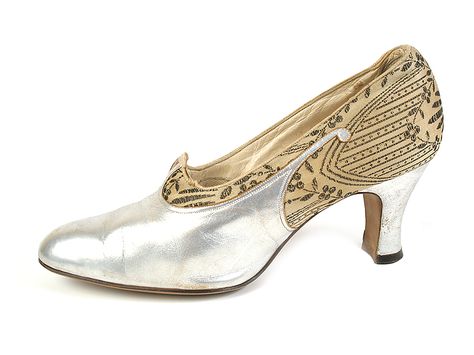 Evening Pumps in Ivory, Gold and Silver. USA, 1920s Flapper Era Shoes, 1920’s Shoes, Vintage Evening Dance Shoes, Roaring 20’s Ladies Shoes, Silver Evening Shoes, Vintage Fashion 1920s, 1930’s Shoes, Art Deco Clothing, 1920s Shoes