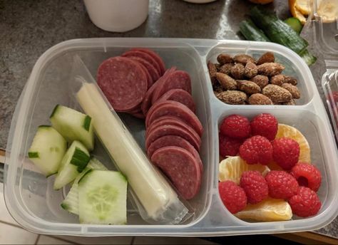 Simple Healthy Snacks, Packed Lunch Ideas, Food Recommendations, School Lunch Recipes, Meal Prep Snacks, Healthy Lunch Snacks, Work Lunches, Healthy Lunch Meal Prep, Healthy School Lunches