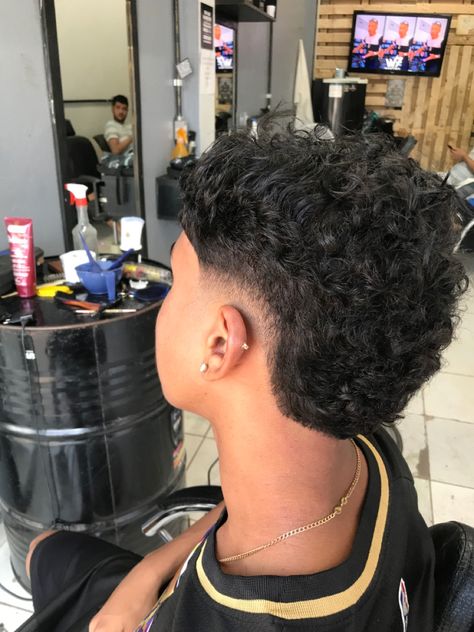 Burst Fade Curly Hair Men, Burst Fade Mullet Curly Hair, Hispanic Hairstyles For Men, Mullet Curly Hair Men, Burst Fade Curly Hair, Low Burst Fade, Short Curly Mullet, Fohawk Haircut Fade, Mullet Curly Hair