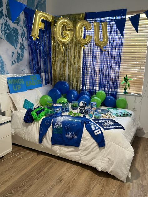 fgcu bed party Fgcu Dorm, Fgcu Dorm Room, Ucf Bed Party, Bed Party, College Bed Party, Bed Deck, Florida Institute Of Technology, College Acceptance, College Bedding