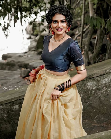 Kerala Skirt And Blouse Designs, Traditional Blouse And Skirt Designs, Onam Skirt And Crop Top Designs, 2023 Onam Outfits, Pattupavada For Women Design, Crop Top For Pattupavada, Onam Outfits Blouse Designs, Skirt And Top Onam Special, Pattupavada Neck Designs