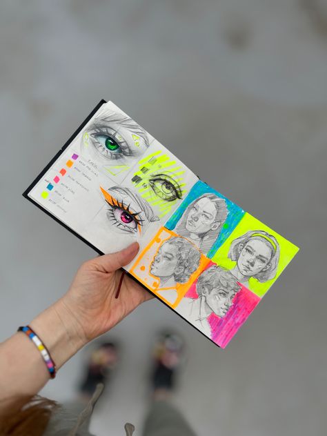 Drawing With Paint Markers, Drawing With Highlighters Markers, Highlighter Art Drawing, Highliter Drawing, Highlighter Drawings, Highlighter Art, Marker Sketch, Flower Art Drawing, Draw Sketch