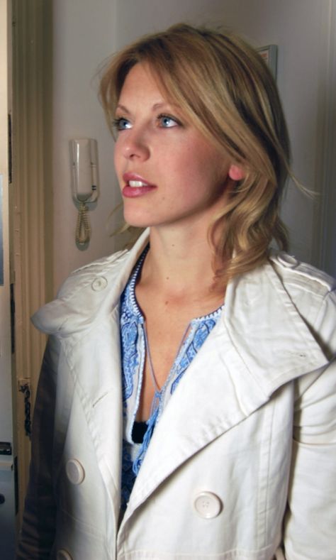 Kelly Adams - Mickie Hendrie in Holby City and then Emma Kennedy in Hustle. Kelly Adams, Holby City, Secret Crush, British Tv, Blonde, Actresses, Tv, Beauty