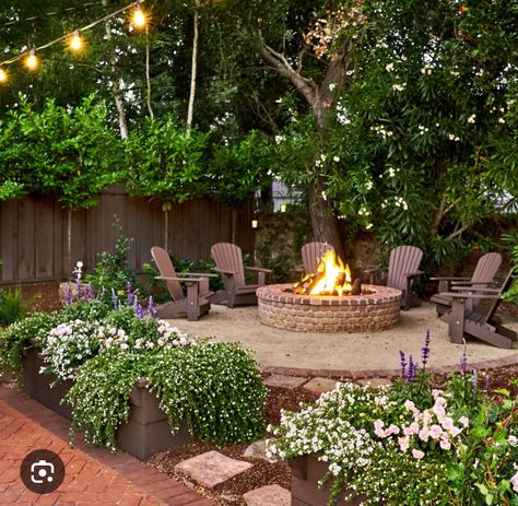 Fire Pit Landscaping, Backyard Landscaping Plans, Backyard Entertaining, Backyard Inspiration, Backyard Inspo, Backyard Fire, Fire Pit Backyard, Backyard Makeover, Dream Backyard