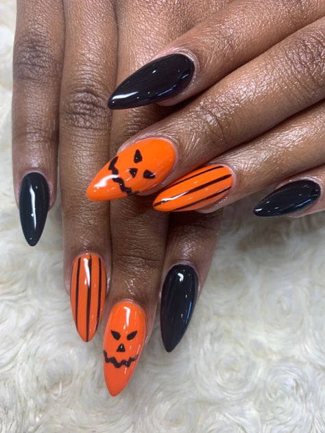 Jack O Lantern Nail Art, Jackolantern Nails, Jack O Lantern Nails, Halloween Nails Pumpkin, Holidays Nails, Halloween Nails Design, Vintage Nail Art, Cartoon Nails, Retro Nails