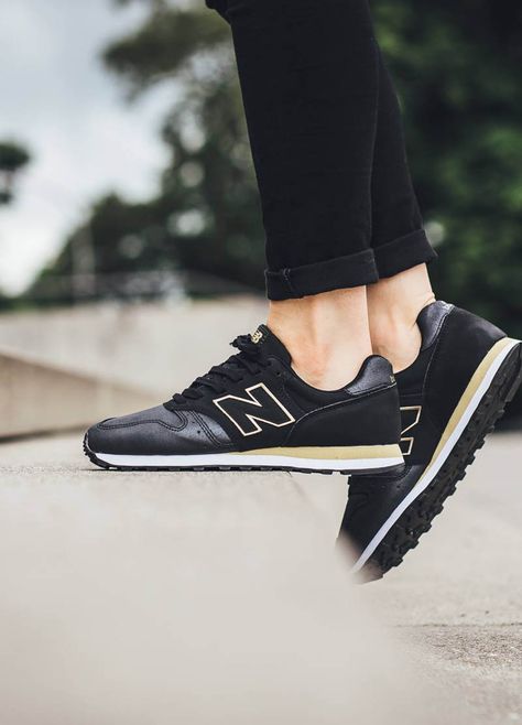 The New Balance 373…it’s 3.53 times more efficient New Balance 373 Women Outfit, New Balance 373, Black New Balance, Outfit Street Style, Nike Casual, New Balance Outfit, Jeans Shoes, Wedges Shoes, Balance Sneakers