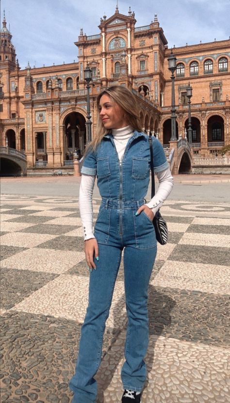 Denim Jumpsuit Winter, Western Denim Jumpsuit Outfit, Jean Jumpsuit Outfit Winter, All Demin Outfit, Denim Jumpsuit Outfit Fall, Denim Jumpsuit Outfit Winter, Denim Jumpsuit Street Style, Denim Jumpsuit Fall, Jumper Outfit Jumpsuits