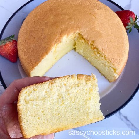 Chinese sponge cake Almond Chiffon Cake, Chinese Fluffy Cake, Mini Chinese Sponge Cake, Easy Chiffon Cake Recipe, Moist Sponge Cake Recipe, Best Chiffon Cake Recipe, Light Sponge Cake, Asian Sponge Cake, Fluffy Sponge Cake Recipe Easy