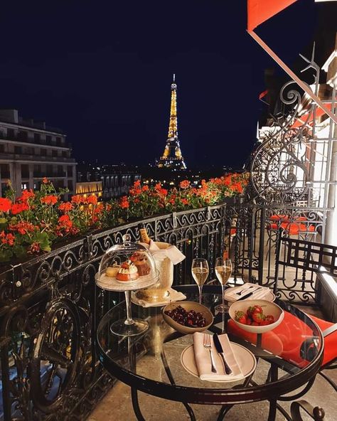 Midnight In Paris Aesthetic, Paris Night Aesthetic, Hotel Plaza Athenee Paris, Plaza Athenee Paris, Plaza Athenee, Midnight In Paris, Paris Dream, Paris Luxury, Vacation Locations