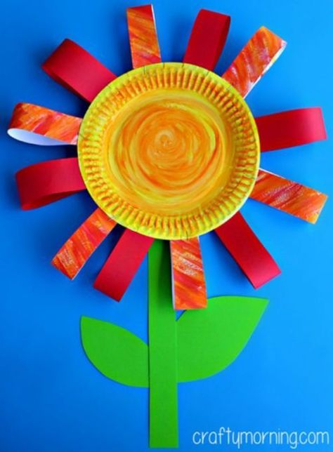 Paper Plate Painting Ideas, Spring Paper Plate Crafts, Plate Craft Ideas, Silly Crafts, Easy Kid Crafts, Paper Plate Fish, Crayons Art, Pre K Crafts, Weaving Paper