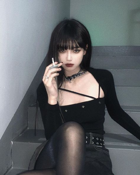 Asian Goth, Rocker Outfit, Aesthetic Grunge Outfit, Goth Women, Grunge Girl, Uzzlang Girl, Real Girls, Goth Outfits, Hairstyles With Bangs