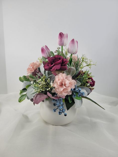 Flower Arrangement Birthday, Silk Flower Centerpieces, Tulips Pink, Colorful Arrangements, Spring Centerpiece, Entry Tables, Pink Carnations, Small Dining Table, Silk Flower Arrangements