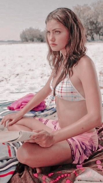 Phoebe Tonkin H2o, Cleo Sertori, H2o Just Add Water, H2o Mermaids, Mako Mermaids, Water Aesthetic, Mermaid Aesthetic, Ordinary Girls, Malibu Barbie