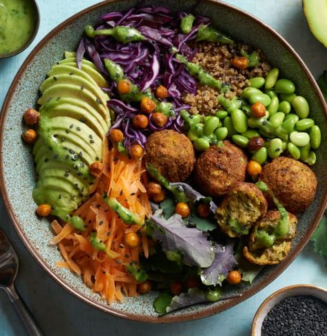 Falafel Poke Bowl, Falafel Bowl Vegan, Big Vegan Breakfast, Buddah Bowl Aesthetic, Budda Bowl Ideas, Vegan Falafel Bowl, Healthy Falafel Bowl, Avocado Bowl Recipes, Healthy Vegan Food Clean Eating