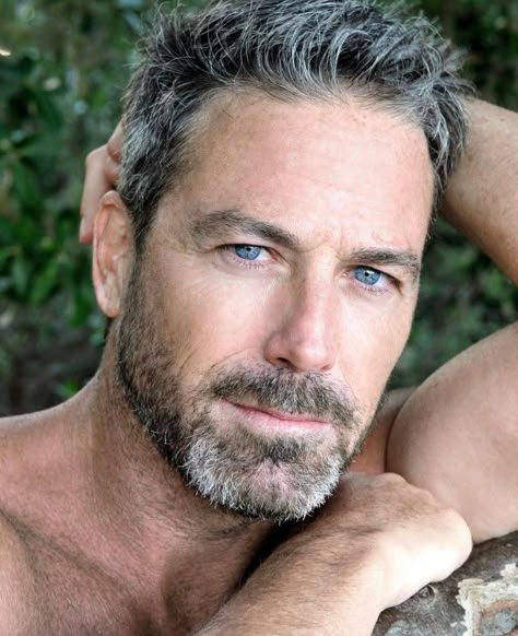 Good Looking Older Men, Silver Foxes Men, Kristen Ashley Books, Burly Men, Blue Eyed Men, European Men, Handsome Older Men, Hot Dads, Beard Hairstyle