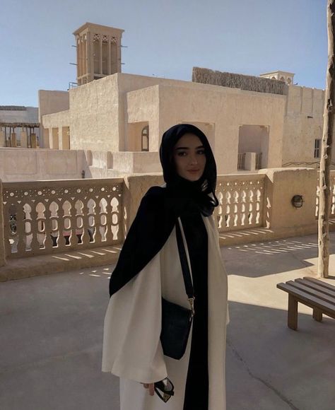 Rich Muslim Girl Aesthetic, Hijabi Old Money Outfits, Hijabi Girl Outfit, Aesthetic Hijabi Outfits, Hijab Summer, Stile Hijab, Muslim Style, Modern Hijab Fashion, Luxury Lifestyle Fashion