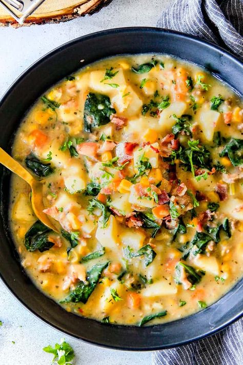 This One Pot Loaded Zuppa Toscana (Tuscan Soup) is the ultimate hearty, creamy, comfort food!  It truly tastes better than Olive Garden's version! Zuppa Toscana Soup Olive Garden, Zuppa Soup, Olive Garden Zuppa Toscana, Zuppa Toscana Soup, Tuscan Soup, Texas Chili, Toscana Soup, Carlsbad Cravings, Italian Soup