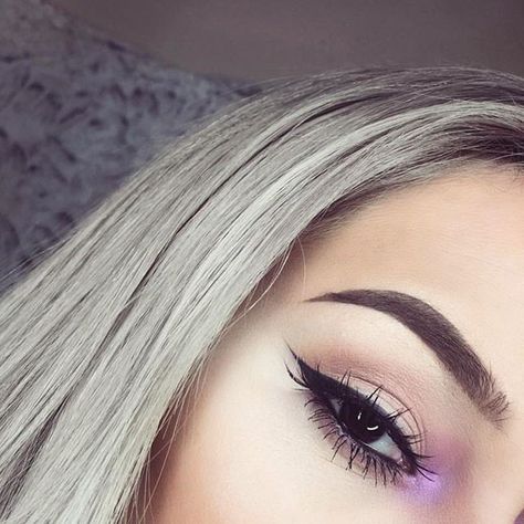 Pop Of Color Inner Corner, Color Inner Corner, Inner Corner Highlight, Pink Eyeshadow Look, Bright Eye Makeup, Purple Eye Makeup, Eye Makeup Ideas, Soft Glam, Pink Eyeshadow