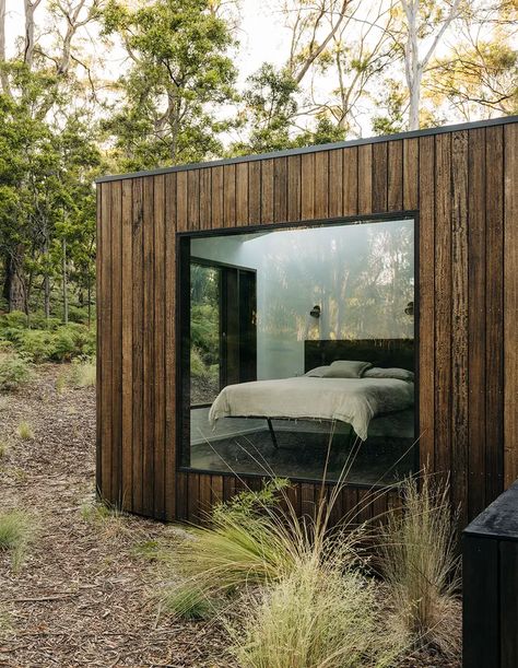 A Home Among The Gumtrees Where Nature Is Everything Simple Floor Plans, Bruny Island, Bay House, Casa Container, Australian Architecture, Architecture Awards, Patio Interior, Cabin Style, Modern Cabin