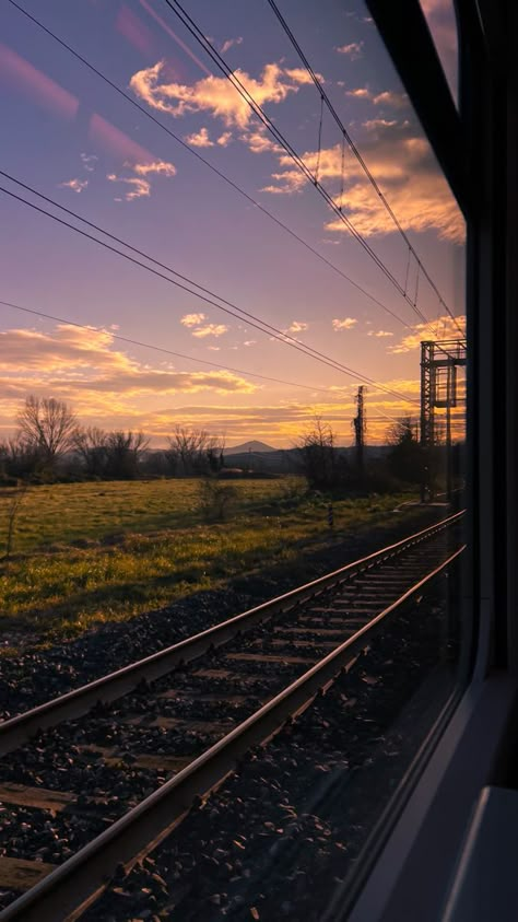 #sunset #sunsetlovers #pinksky #sunrise #goldenhour #fashion #aesthetic #train #travel Traveling Aesthetic Vision Board, Train Traveling Aesthetic, Travelling Train Aesthetic, Traveling Train Aesthetic, Travelling By Train Aesthetic, Taking The Train Aesthetic, Train Car Aesthetic, Aesthetic Train Wallpaper, Travel By Train Aesthetic