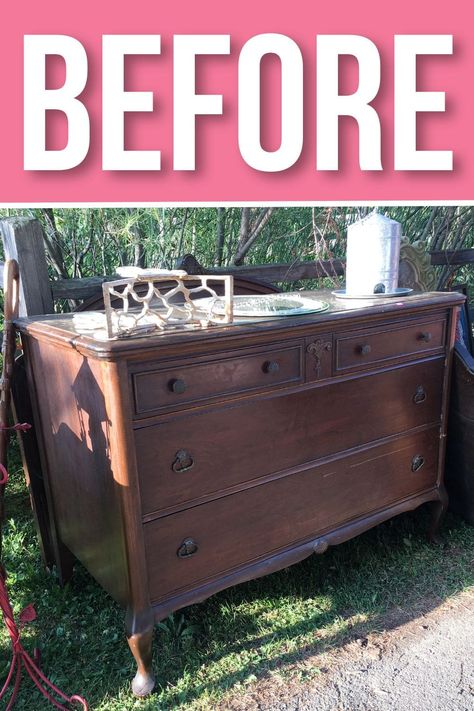 DIY Farmhouse Dresser in Black Diy Farmhouse Dresser, Black Painted Dressers, Before After Furniture, Thrifted Furniture, Milk Paint Furniture, Black Painted Furniture, Distressed Furniture Painting, Farmhouse Dresser, Black Dresser