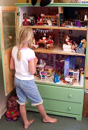 Fresh Ideas For Repurposing Dressers Bed Springs, Old Dressers, Best Kids Toys, Barbie House, Kids' Room, الرسومات اللطيفة, Future Kids, Clothes Accessories, Repurpose