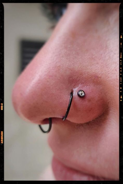 Double Nose Piercing Idea - Septum piercing Double Sided Nose Piercing, Double Nose Piercing Same Side, Nose Piercing Ideas, Double Nose Piercing, App Filter, Double Piercing, Nose Piercings, Airbrush App, Long Acrylic