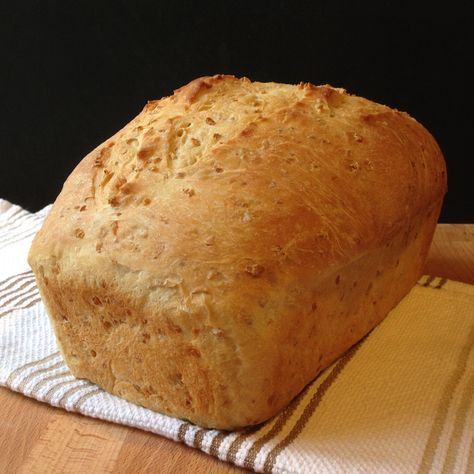 Leftover Oatmeal Bread - Get the Good Stuff Cooked Oatmeal Recipes, Leftover Oatmeal Muffins, Leftover Oatmeal, Cooked Oatmeal, Oat Bread Recipe, Oatmeal Bread Recipe, Mary Berg, Steel Cut Oatmeal, Oatmeal Bread