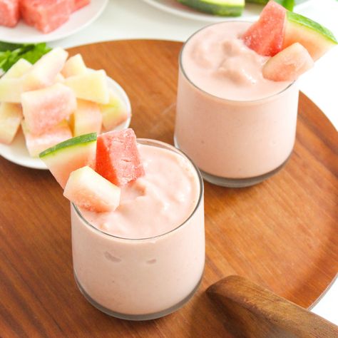 Watermelon Rind Smoothie - fANNEtastic food Smoothie With Watermelon, Frozen Watermelon Smoothie, Creamy Watermelon Smoothie, Watermelon And Strawberry Smoothie, Watermelon Rind Smoothie, Watermelon Rind Pickles, Watermelon Rind Recipes, Easy Popsicle Recipes, Pickled Watermelon Rind