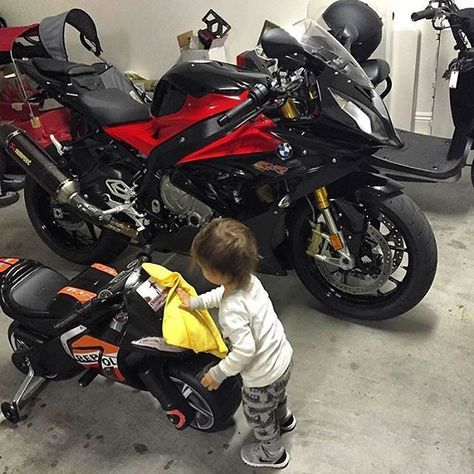 Biker Halloween Costume, Bmw Motorcycle S1000rr, Biker Baby, Motorcycle Baby, Motorcycle Aesthetic, Biker Aesthetic, Biker Boys, Pretty Bike, Biker Love