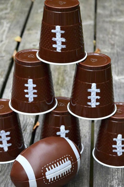 Football Knock Down: All you need's a white marker, toy football, and a few brown cups to bring this game to life. Click through to find more fun game ideas for your Super Bowl party. Football Themed Drinks, Dodgeball Tournament, Football Party Games, Stitch 626, Superbowl Party Games, Football Recipes, Super Bowl Ideas, Football Watch Party, Super Bowl Party Ideas