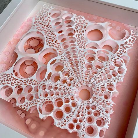 Art by Zuzana Borysek 🐸🐸🐸🐸🐸 (@z5art) • Instagram photos and videos Coral Paper Art, Coral Clay Art, Coral Reef Resin Art, Coral Art Installation, Yupo Paper Alcohol, Yupo Paper Art, Sea Urchins Art, Coral Art Print, Yupo Paper