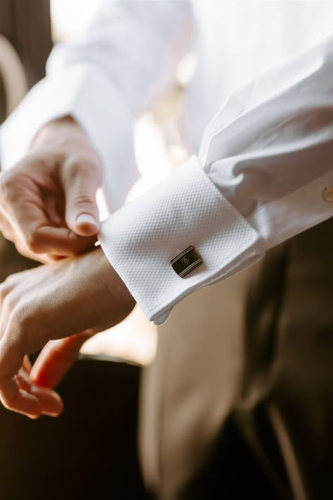 Wedding Accessories Photography Groom, Details Shots Wedding Groom, Groom Flat Lay Photo, Grooms Accessories Photography, Groomsmen Detail Photos, Groom Accessories Wedding, Bijan Pakzad, Wedding Videography Videos, Custom Cuff Links