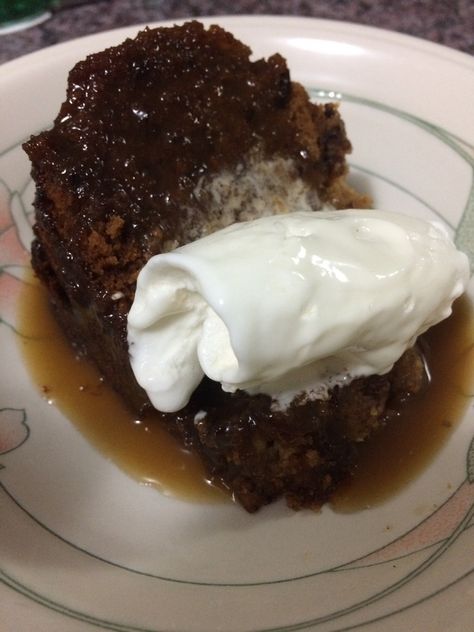 Sticky Date Pudding Recipe, Date Pudding Recipe, Caramel Tart Recipe, Caramel Tarts, Date And Walnut Loaf, Sticky Pudding, Easy Pudding Recipes, Sticky Date, Sticky Date Pudding