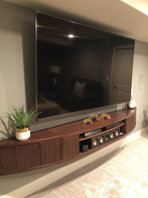 Living Room With Huge Tv, 85 Inch Tv Home Theater, Big Tv In Living Room, 65inch Tv On Wall, Living Room Surround Sound, Sound System Living Room, Home Theater Ideas Basement, Surround Sound Living Room, Tv In Room